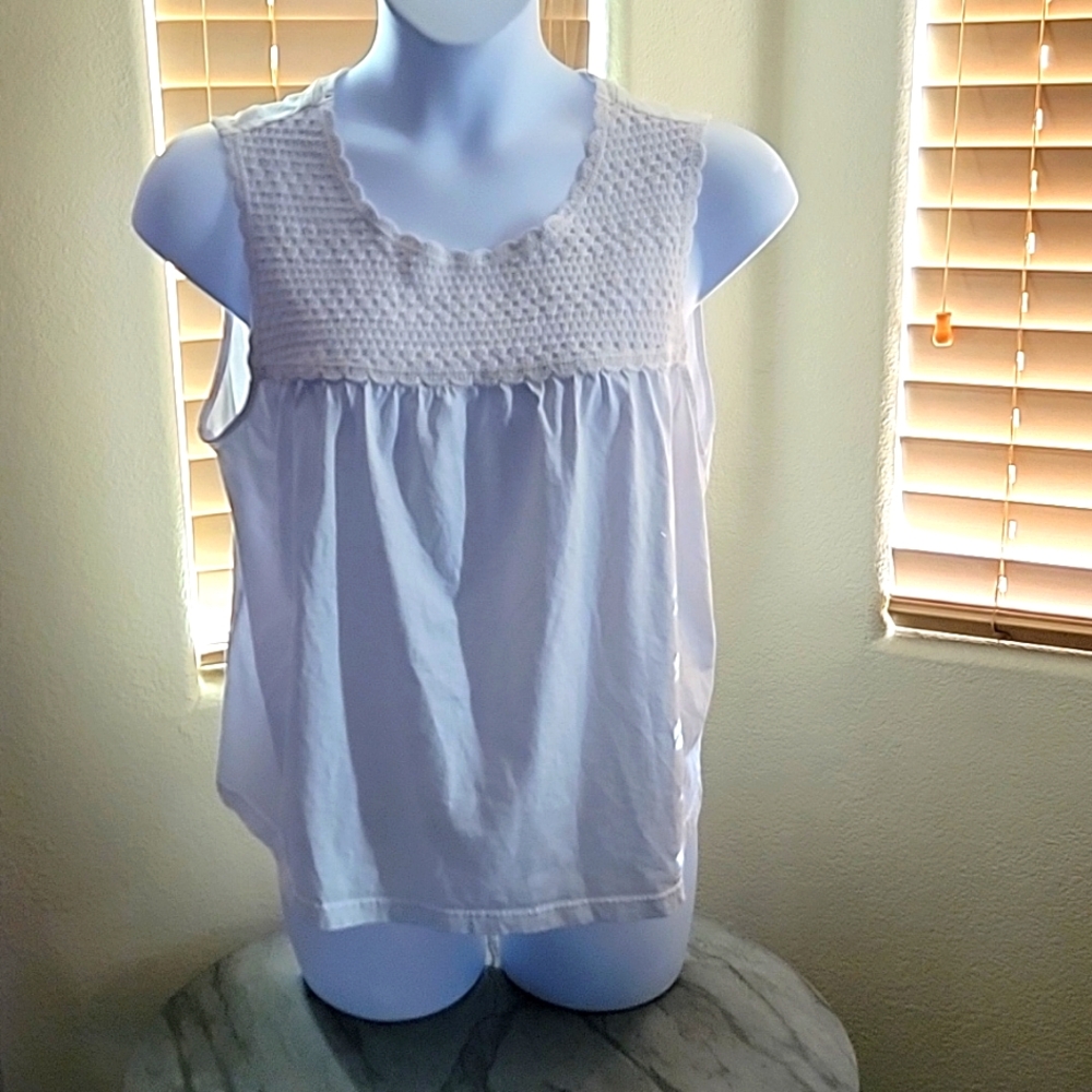 Time and tru white sleeveless tank top with crochet yoke size XXXL (22)